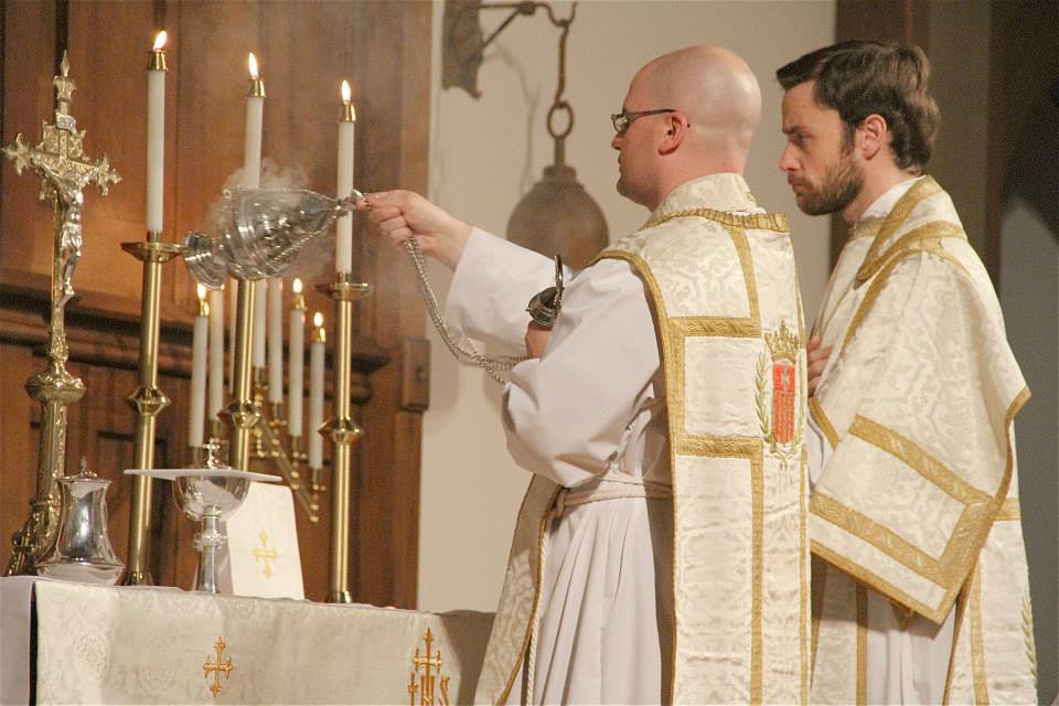 给祭品奉香的方式