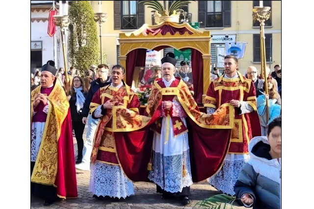 安波罗修礼法衣